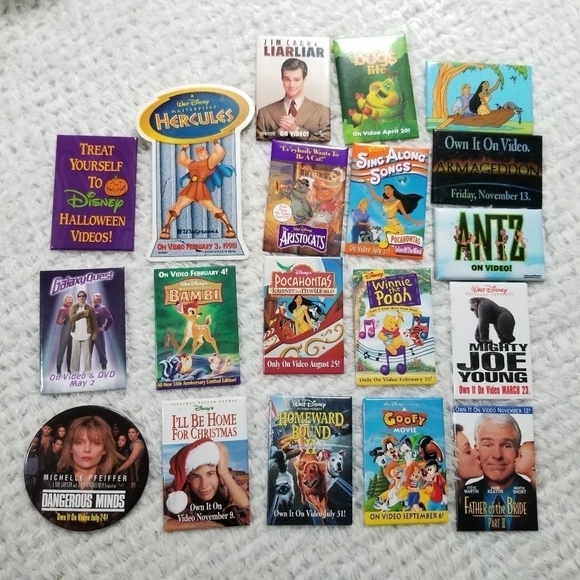 Lot of 19 Disney and Other promotional pins 90s - Picture 1 of 2